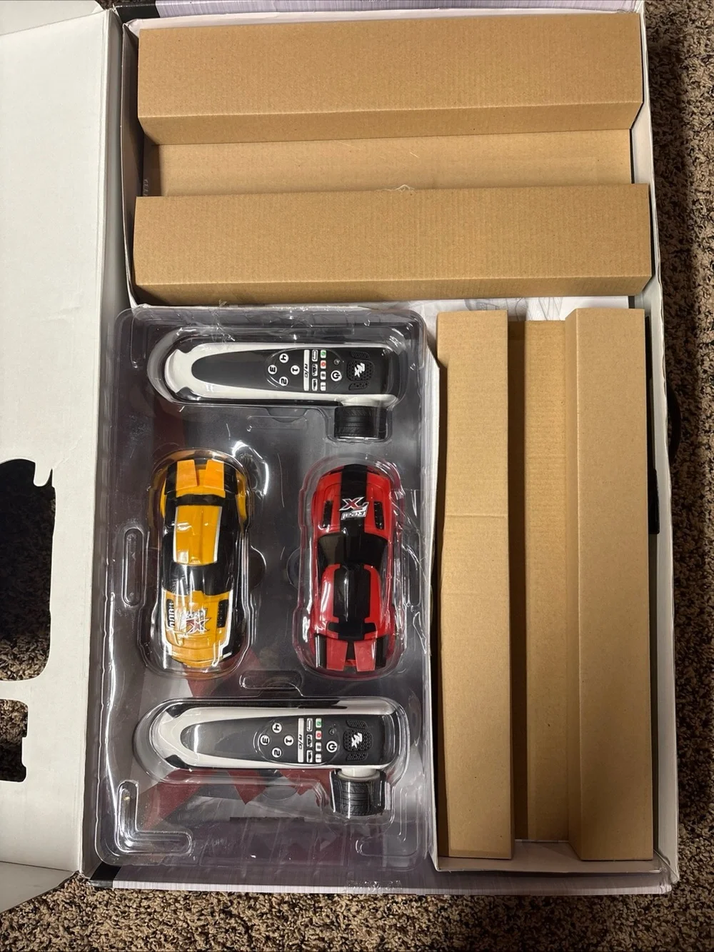 Real FX slotless racing Racetrack System Includes 2 Race Cars, Track
